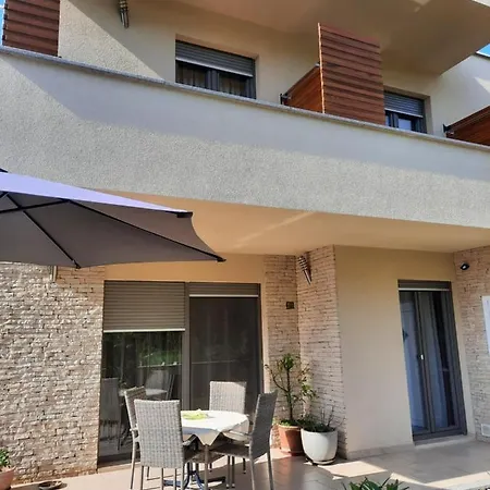 Green Garden Apartment Porec